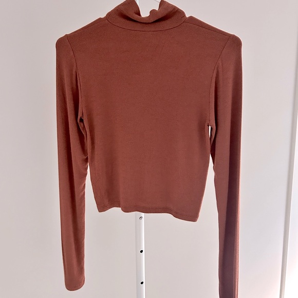 Aritzia Wilfred Burnt Orange Turtleneck Top - Size Medium - Picture 2 of 6